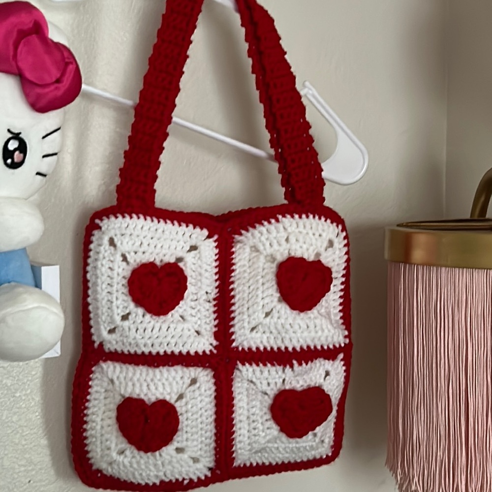 red and white crochet tote